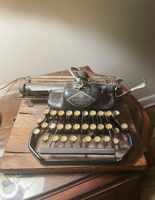 Antique typewriter
Blickensderfer
Blickensderfer no 9